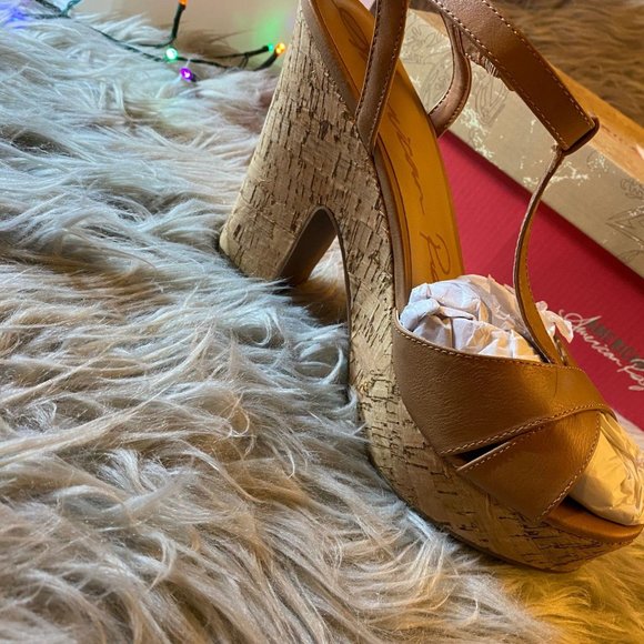 American Rag - Picture 4 of 6